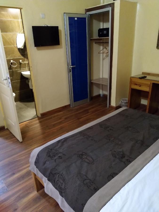 Hotel Du Plateau Дакар Екстер'єр фото